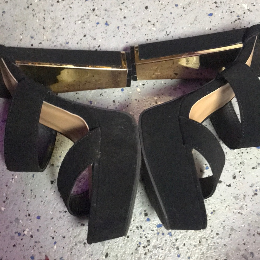 Heels - Picture 4 of 5
